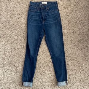 Madewell “curvy high rise skinny” jeans in dark blue wash!!